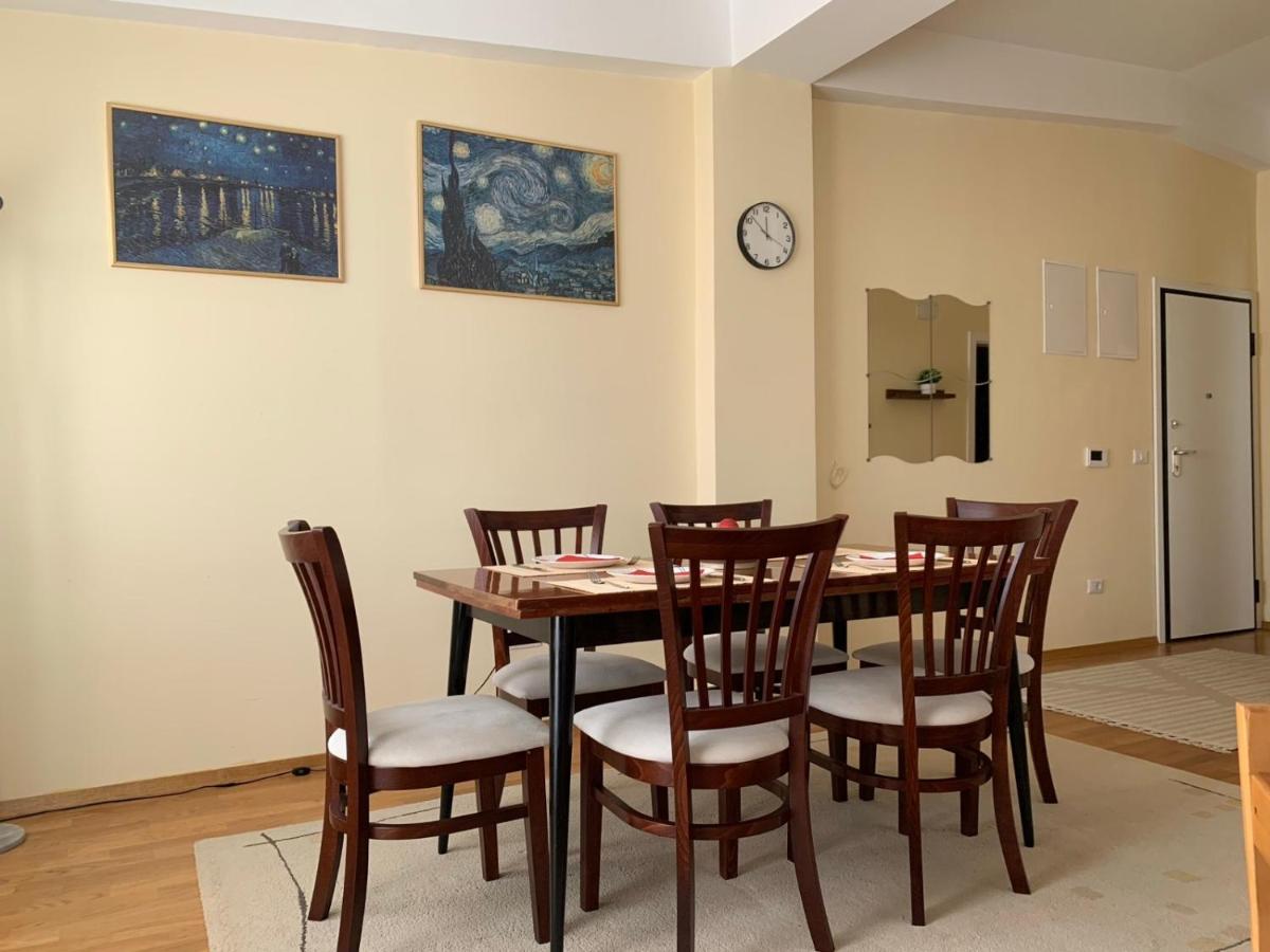 Bright Top Floor Apartment With Free Parking Skopje Exterior photo