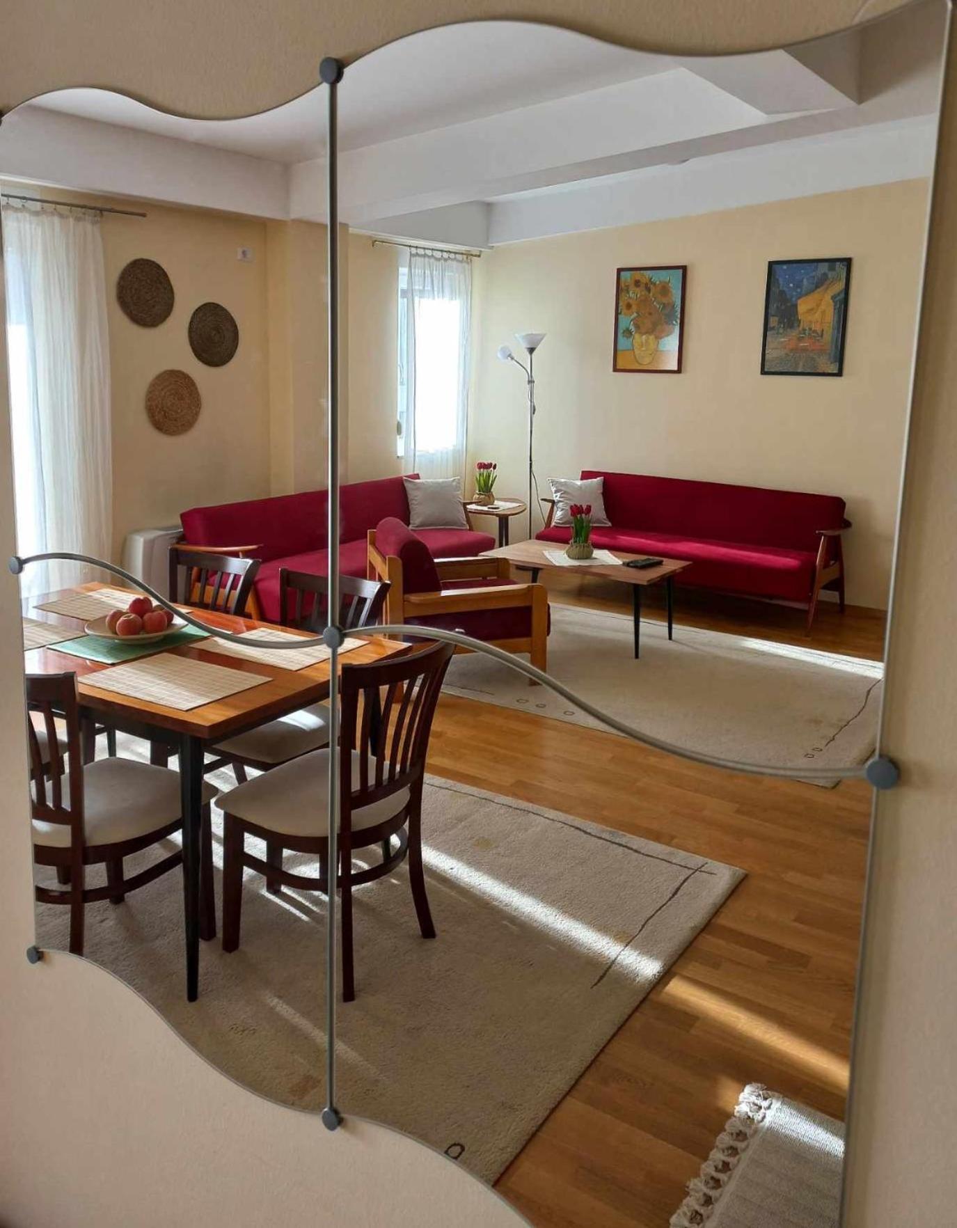 Bright Top Floor Apartment With Free Parking Skopje Exterior photo