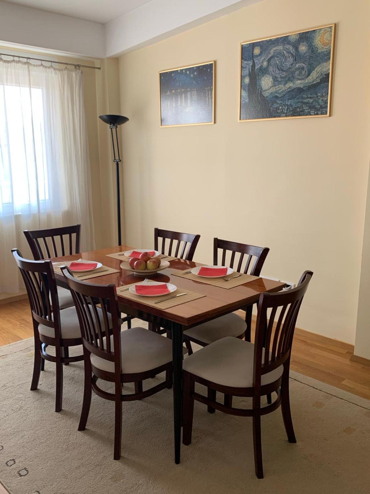Bright Top Floor Apartment With Free Parking Skopje Exterior photo