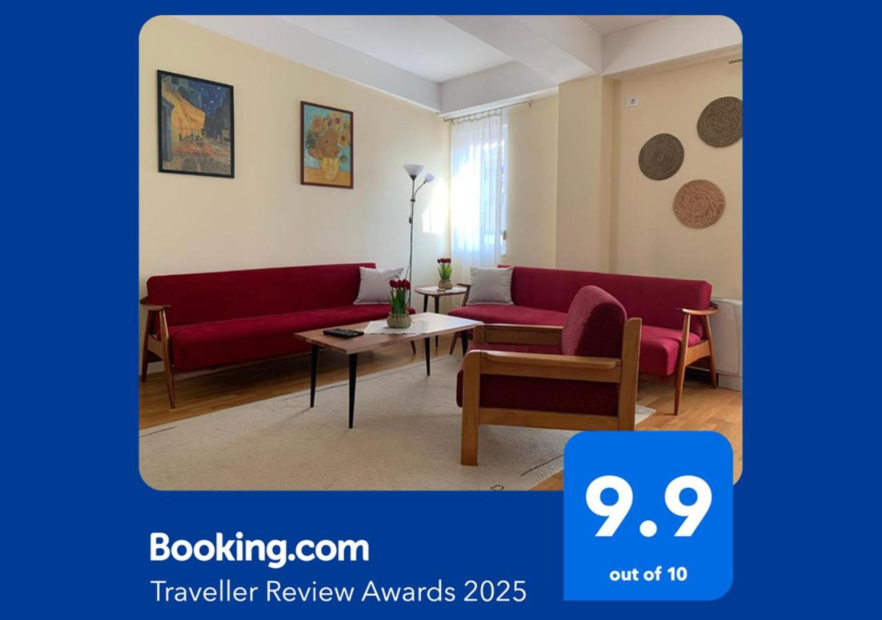Bright Top Floor Apartment With Free Parking Skopje Exterior photo